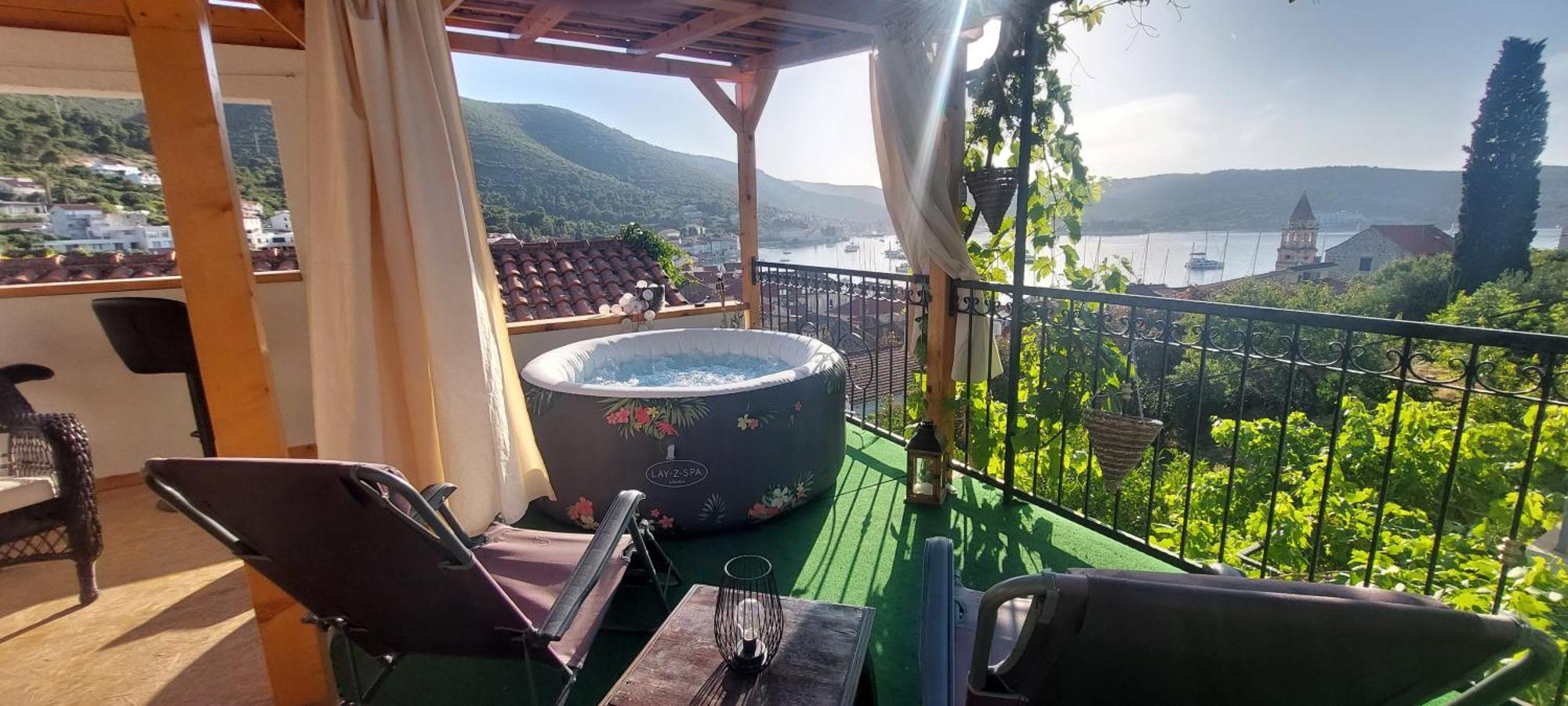 Panoramic View With Jacuzzi Apartment Вис Екстериор снимка